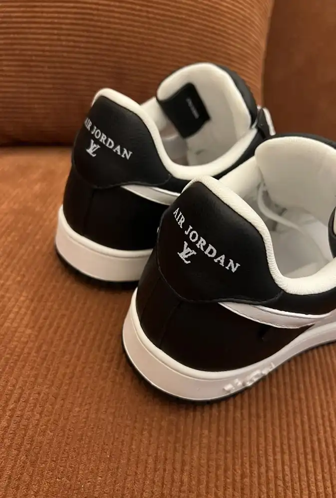 hype Louis Vuitton Sneakers