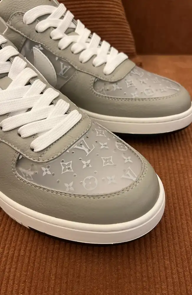 hype Louis Vuitton Sneakers