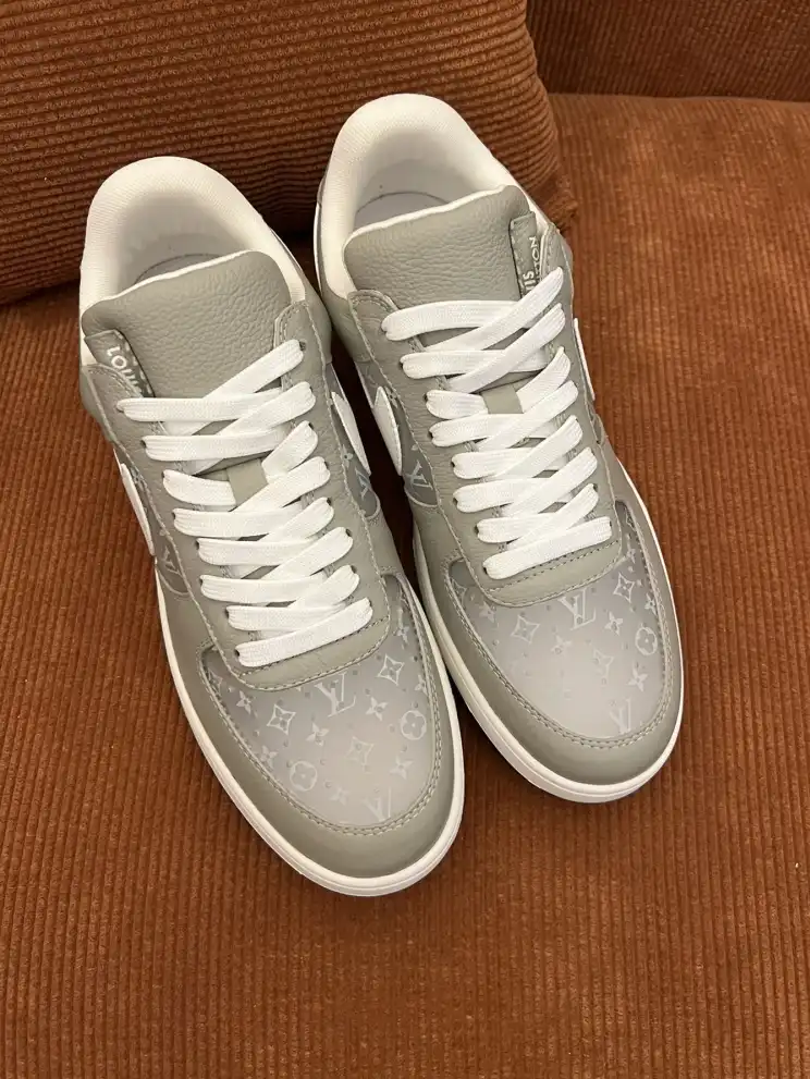 hype Louis Vuitton Sneakers