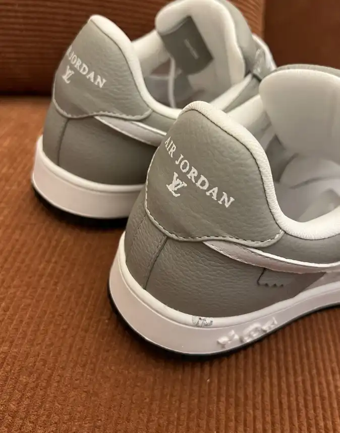 hype Louis Vuitton Sneakers