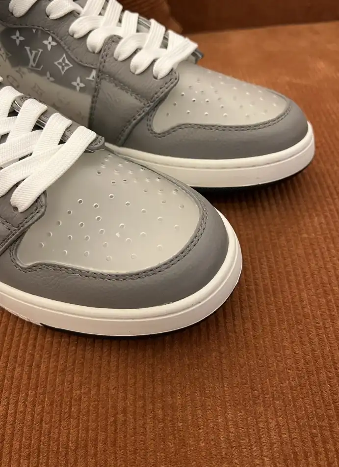 hype Louis Vuitton Sneakers