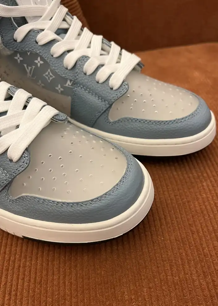 hype Louis Vuitton Sneakers