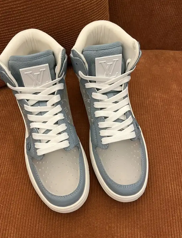 hype Louis Vuitton Sneakers