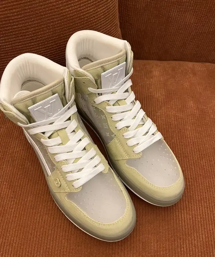 hype Louis Vuitton Sneakers