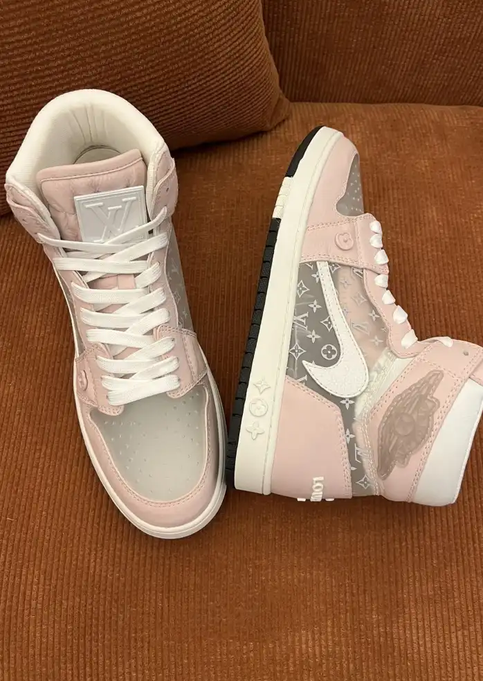 hype Louis Vuitton Sneakers