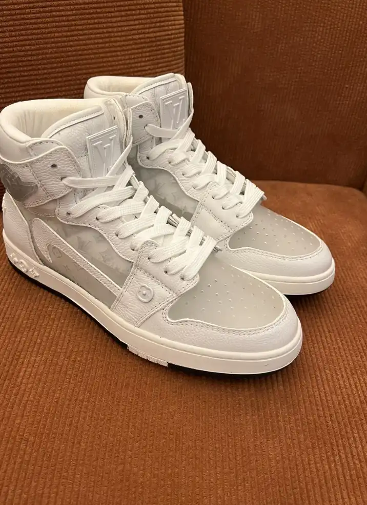 hype Louis Vuitton Sneakers