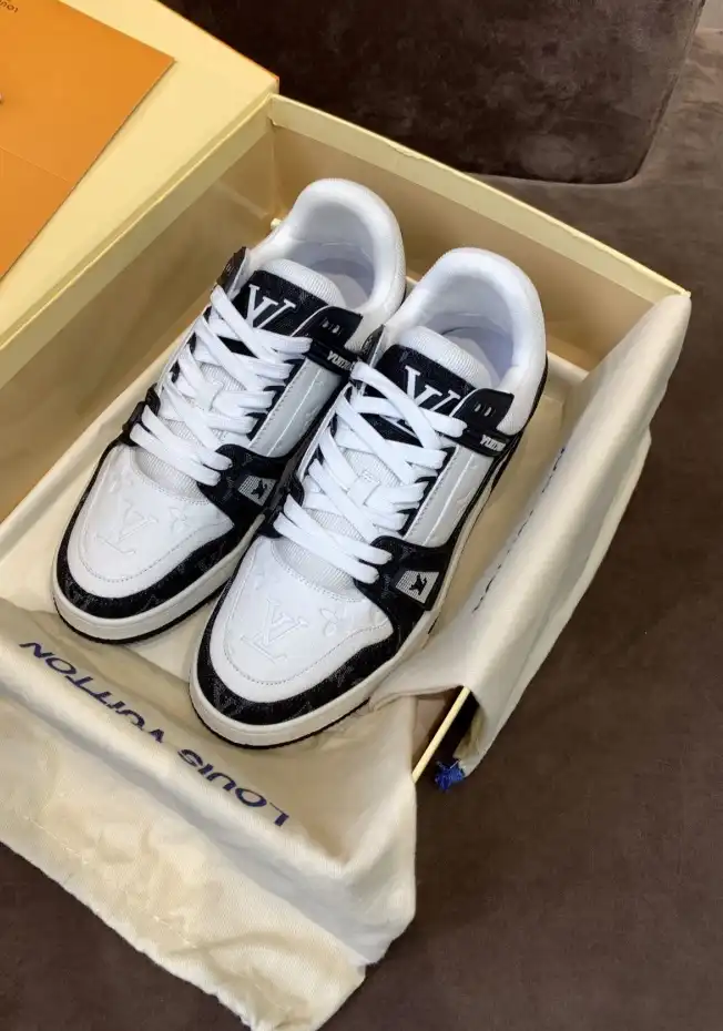 hype Louis Vuitton Sneakers