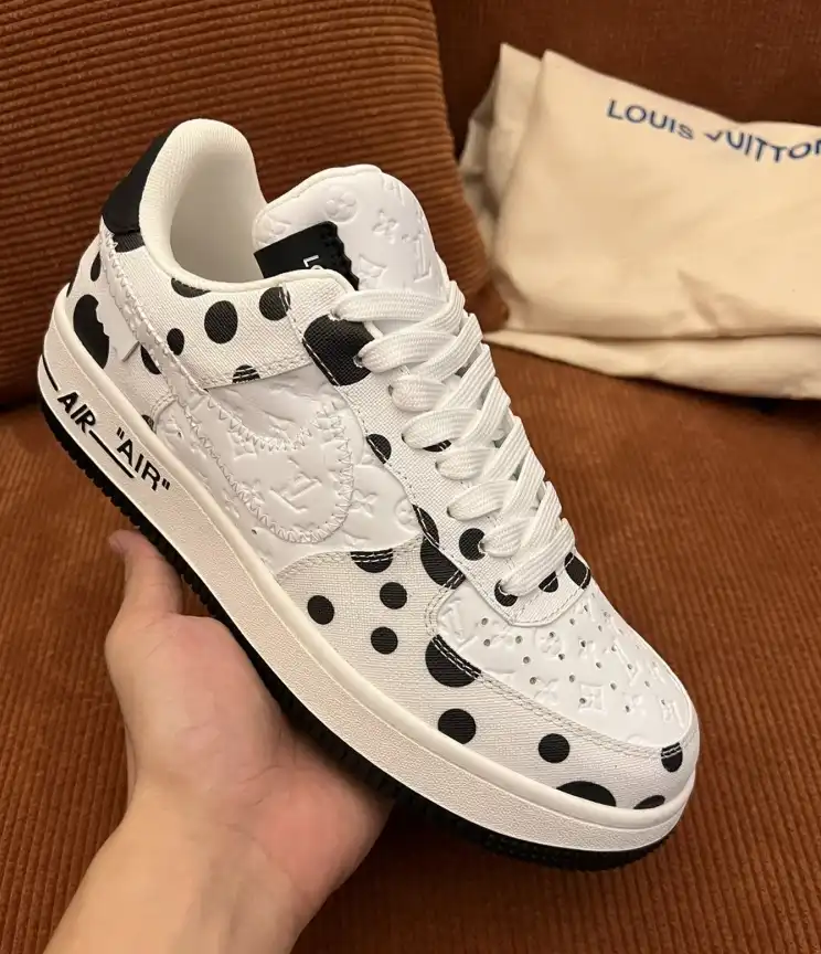 hype Louis Vuitton Sneakers