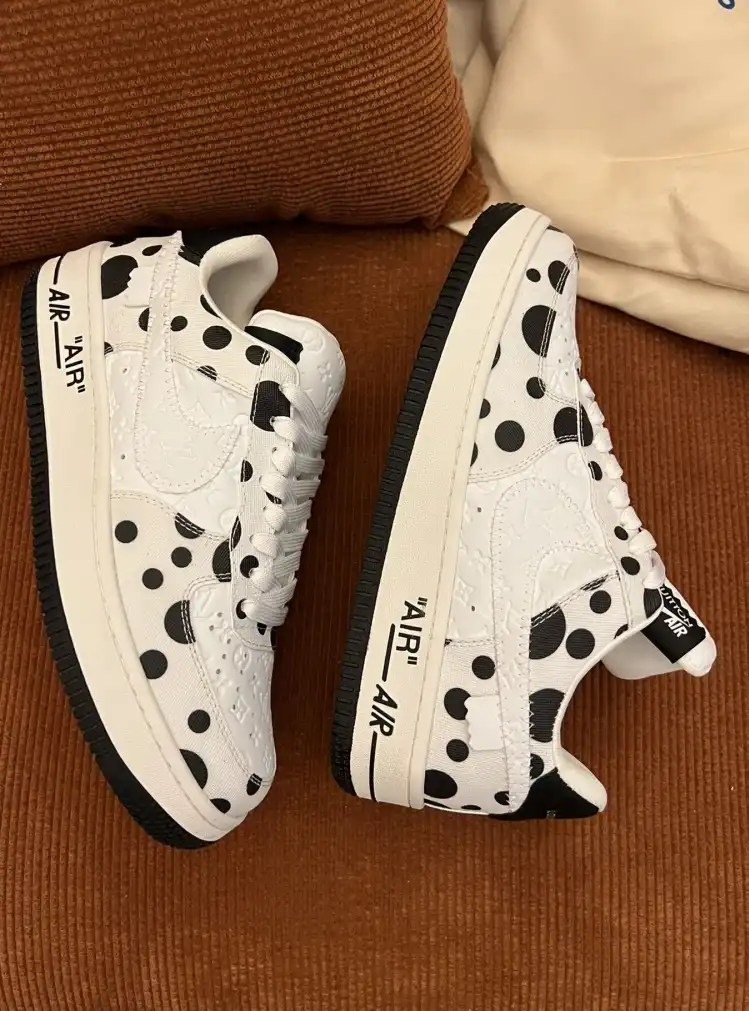 hype Louis Vuitton Sneakers