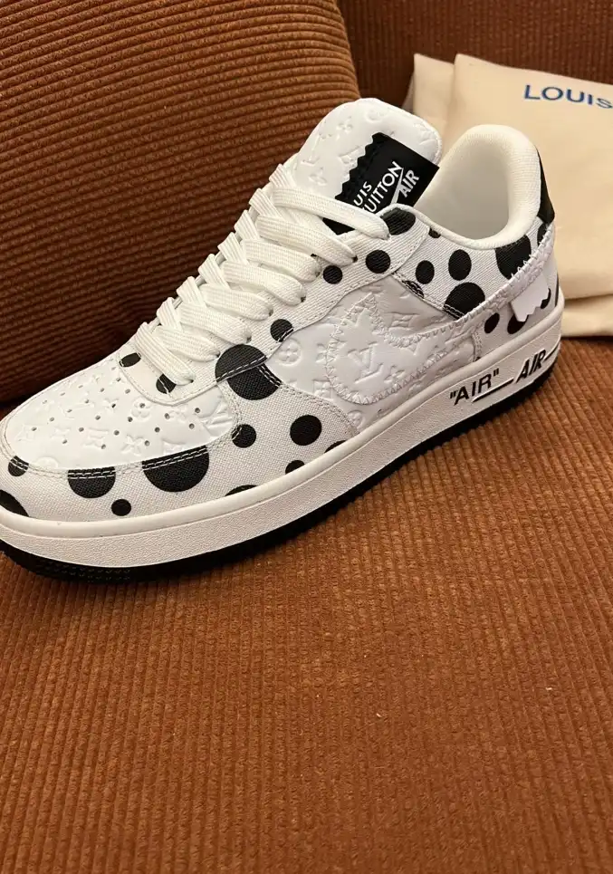 hype Louis Vuitton Sneakers