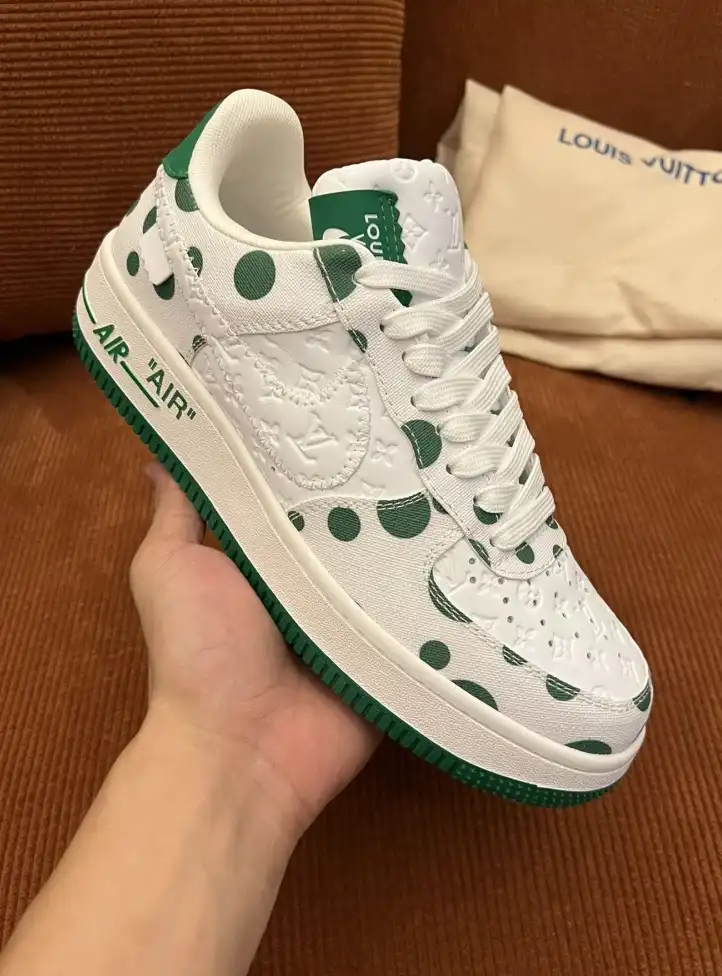 hype Louis Vuitton Sneakers