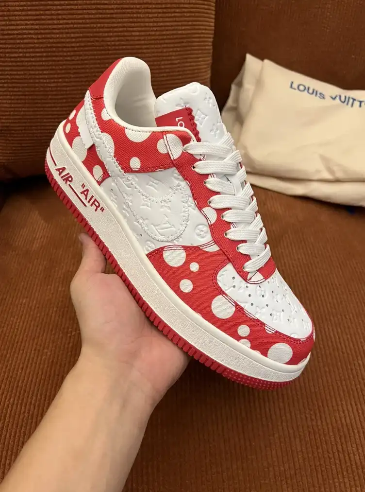 hype Louis Vuitton Sneakers