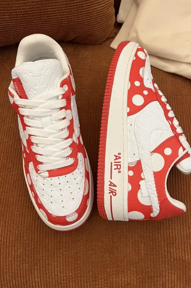 hype Louis Vuitton Sneakers