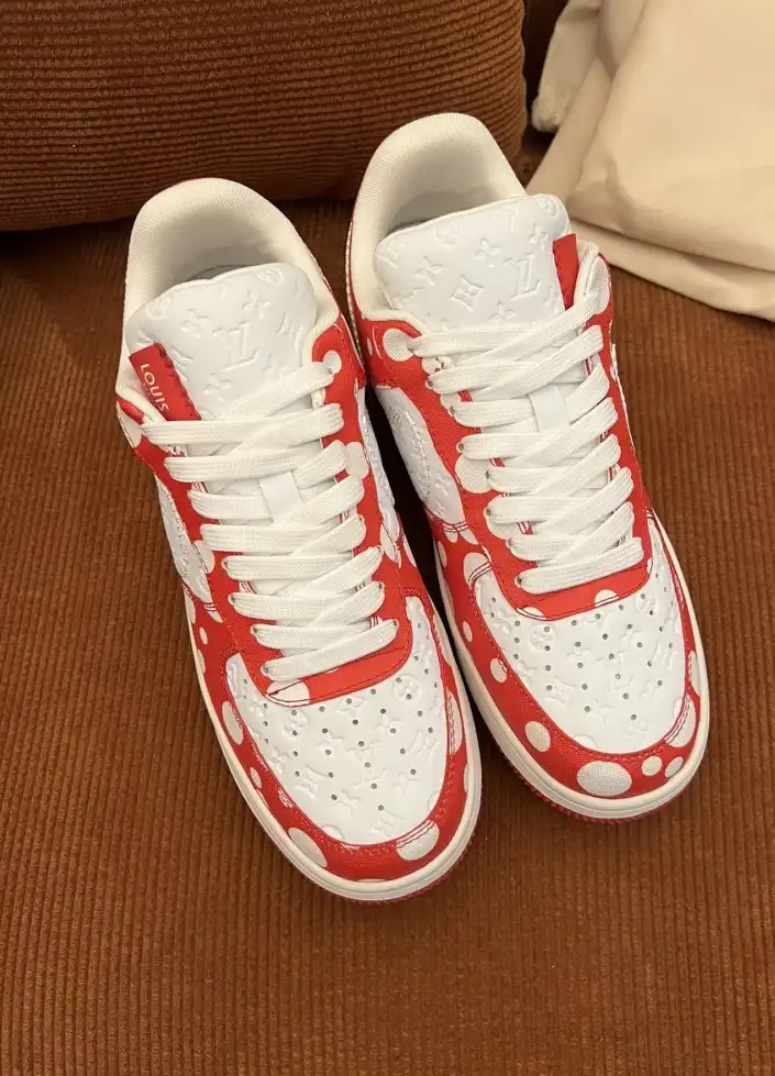 hype Louis Vuitton Sneakers