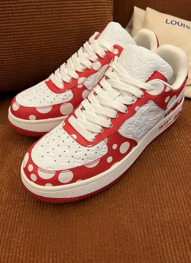 hype Louis Vuitton Sneakers