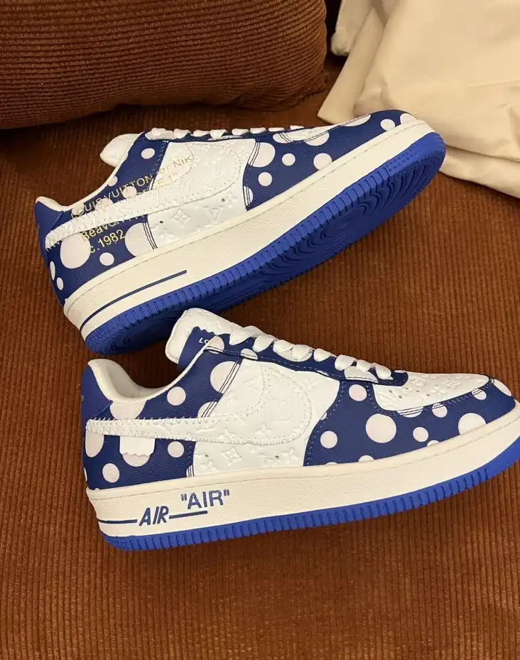 hype Louis Vuitton Sneakers