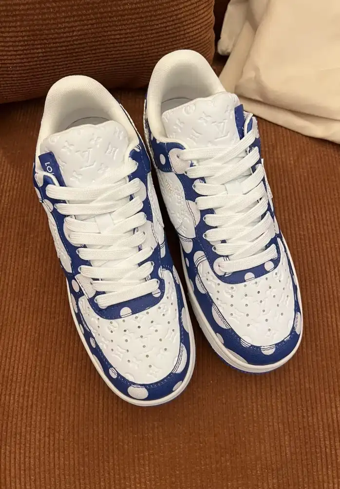 hype Louis Vuitton Sneakers