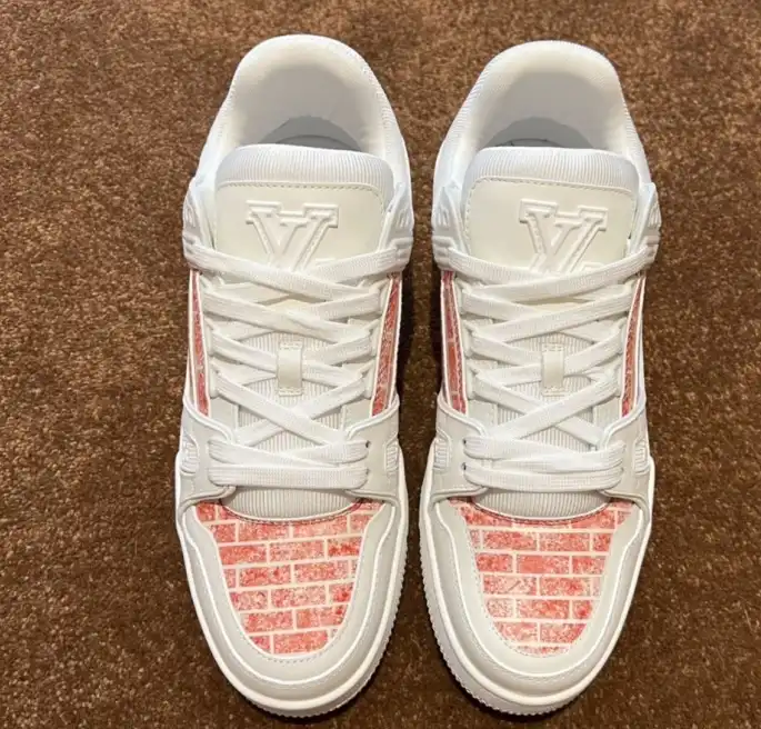 hype Louis Vuitton Sneakers