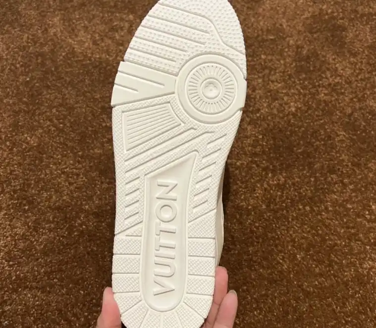 hype Louis Vuitton Sneakers