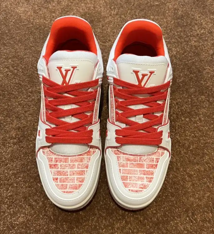 hype Louis Vuitton Sneakers