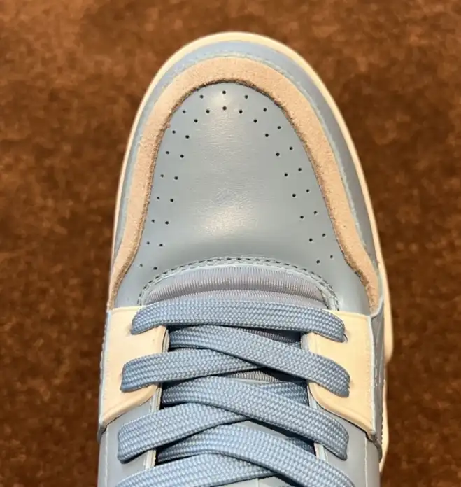 hype Louis Vuitton Sneakers