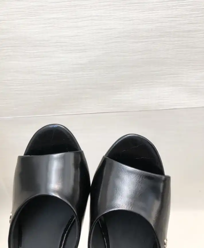 hype Chanel High Heels