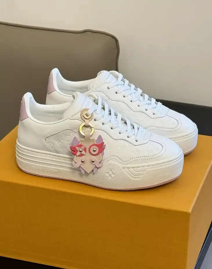 hype Louis Vuitton Sneakers