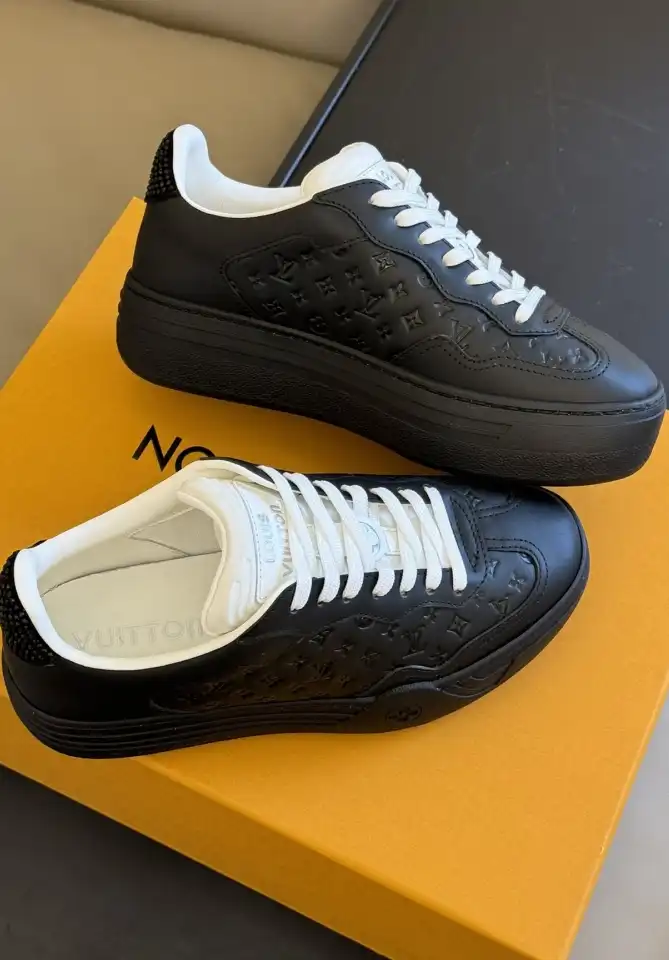 hype Louis Vuitton Sneakers