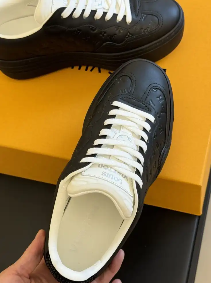 hype Louis Vuitton Sneakers