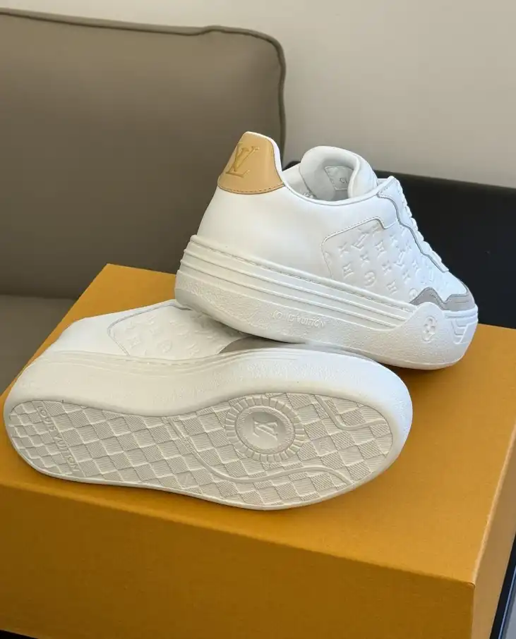 hype Louis Vuitton Sneakers