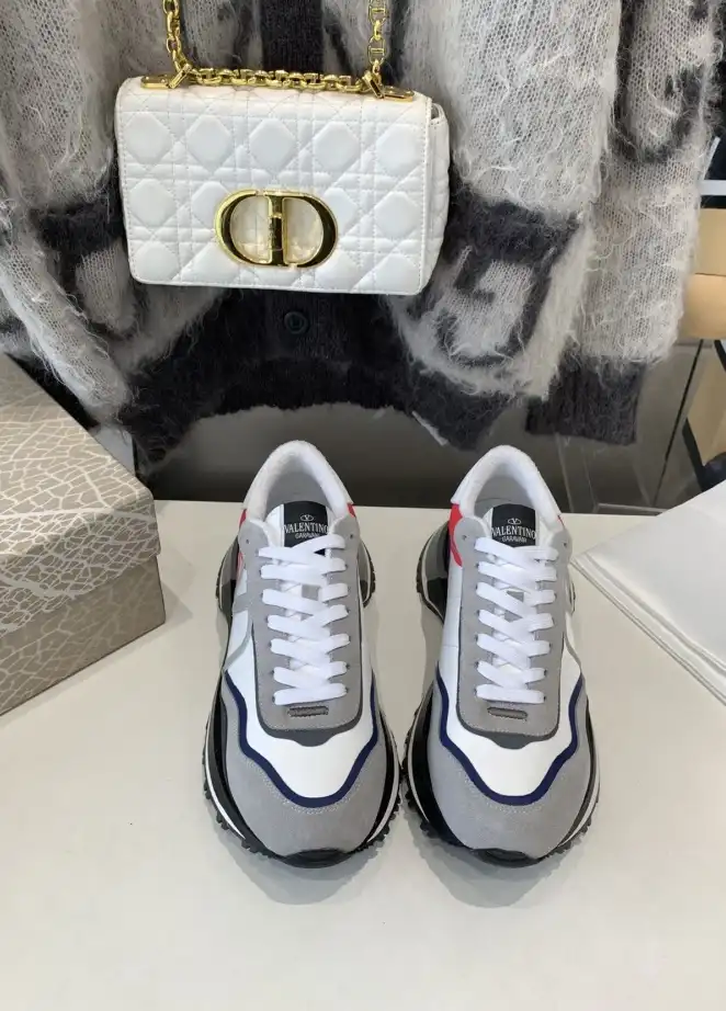 hype Valentino Sneakers