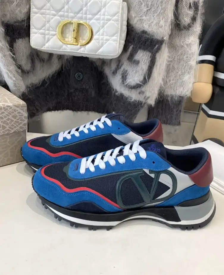 hype Valentino Sneakers