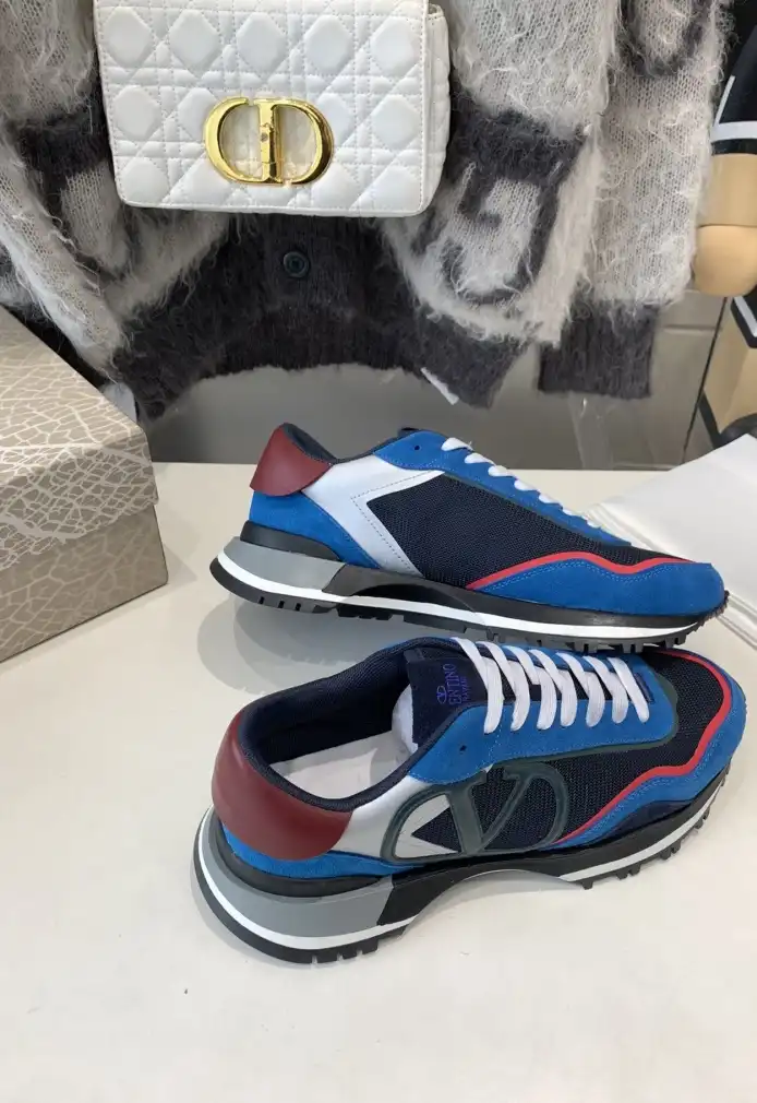 hype Valentino Sneakers