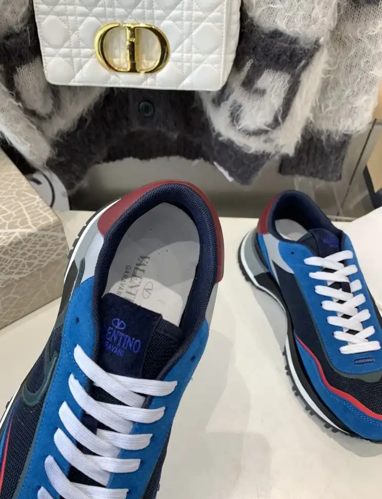 hype Valentino Sneakers