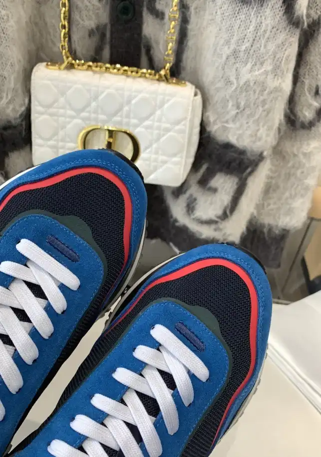 hype Valentino Sneakers