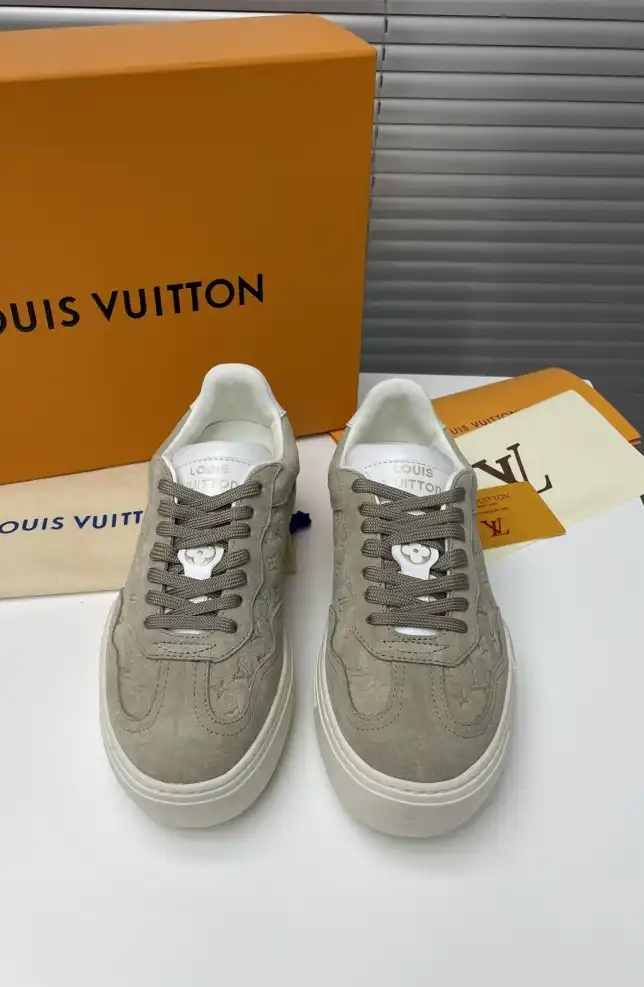 hype Louis Vuitton Sneakers