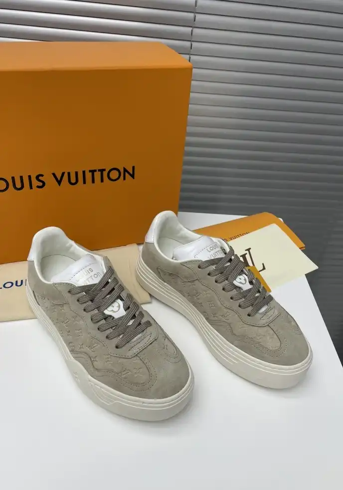 hype Louis Vuitton Sneakers