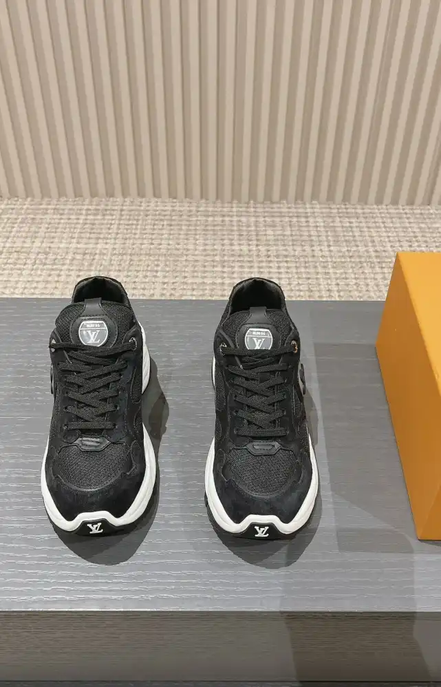 hype Louis Vuitton Sneakers