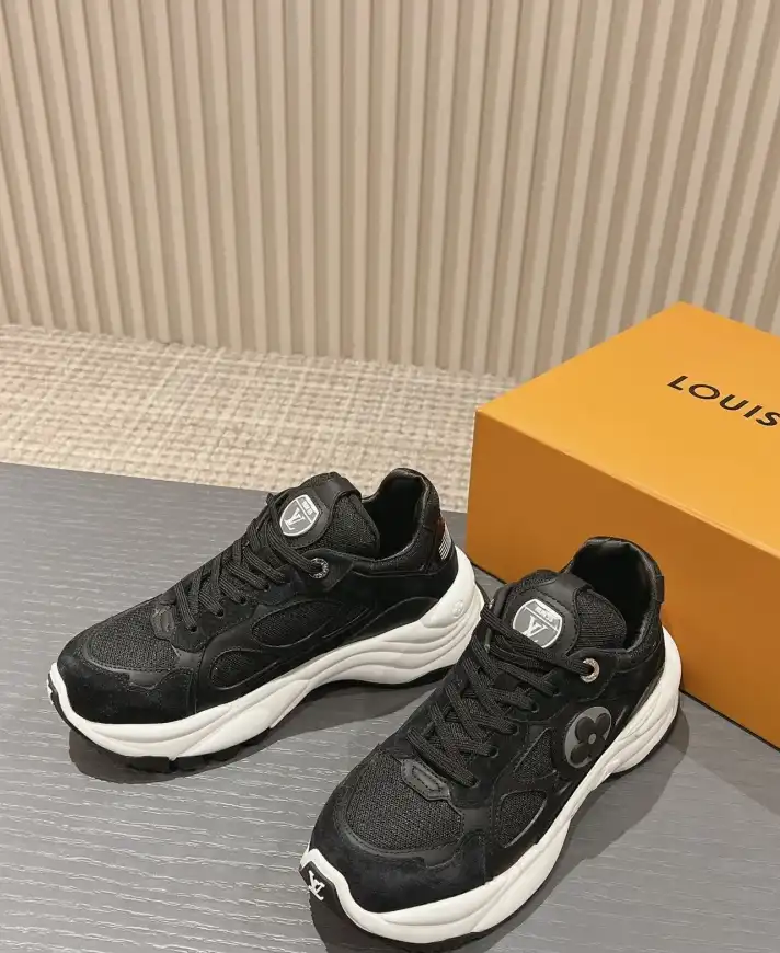 hype Louis Vuitton Sneakers