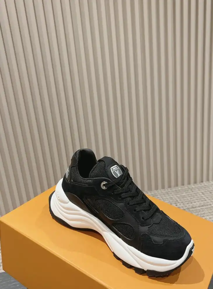 hype Louis Vuitton Sneakers