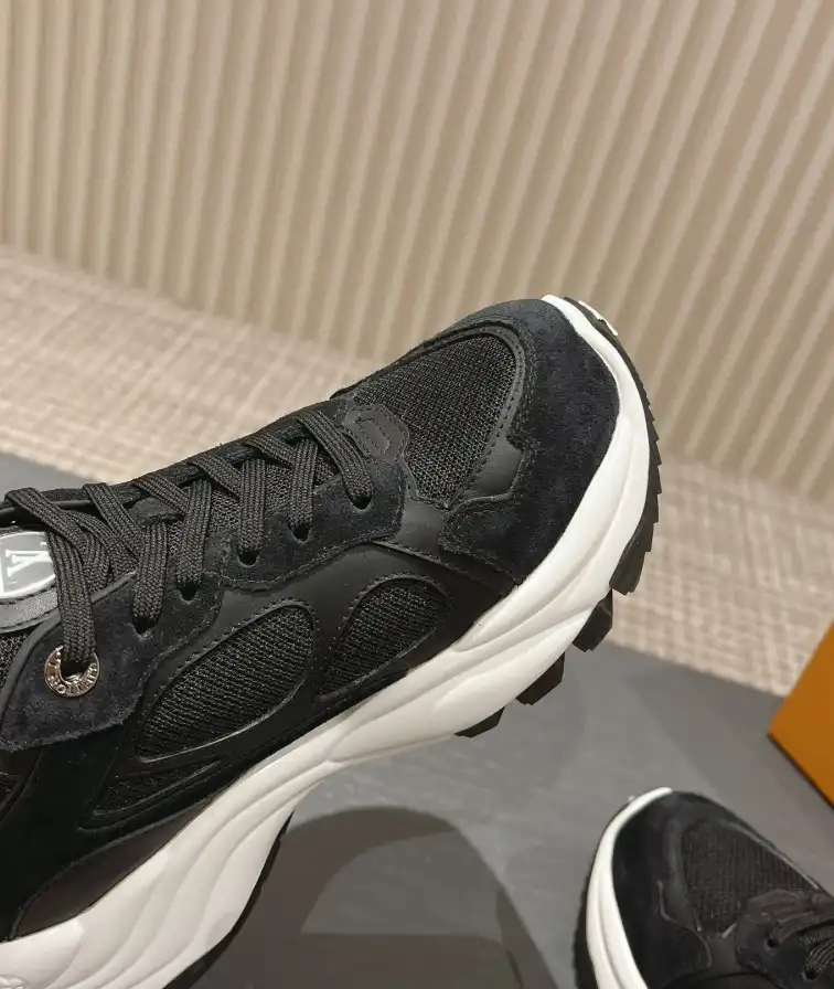 hype Louis Vuitton Sneakers