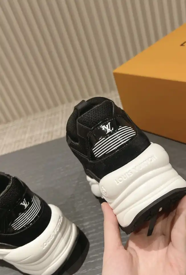 hype Louis Vuitton Sneakers