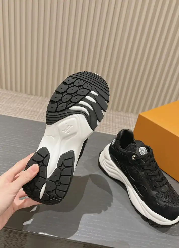 hype Louis Vuitton Sneakers