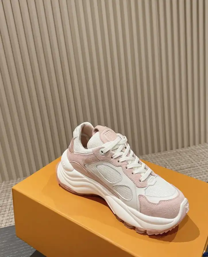 hype Louis Vuitton Sneakers