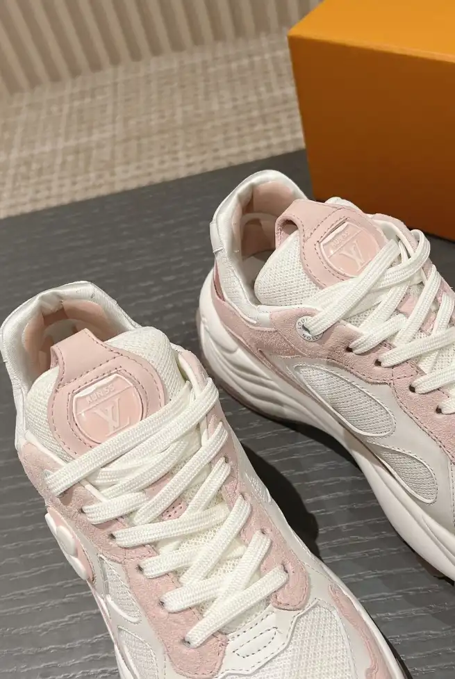 hype Louis Vuitton Sneakers