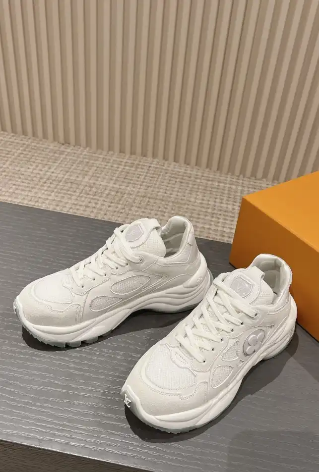 hype Louis Vuitton Sneakers