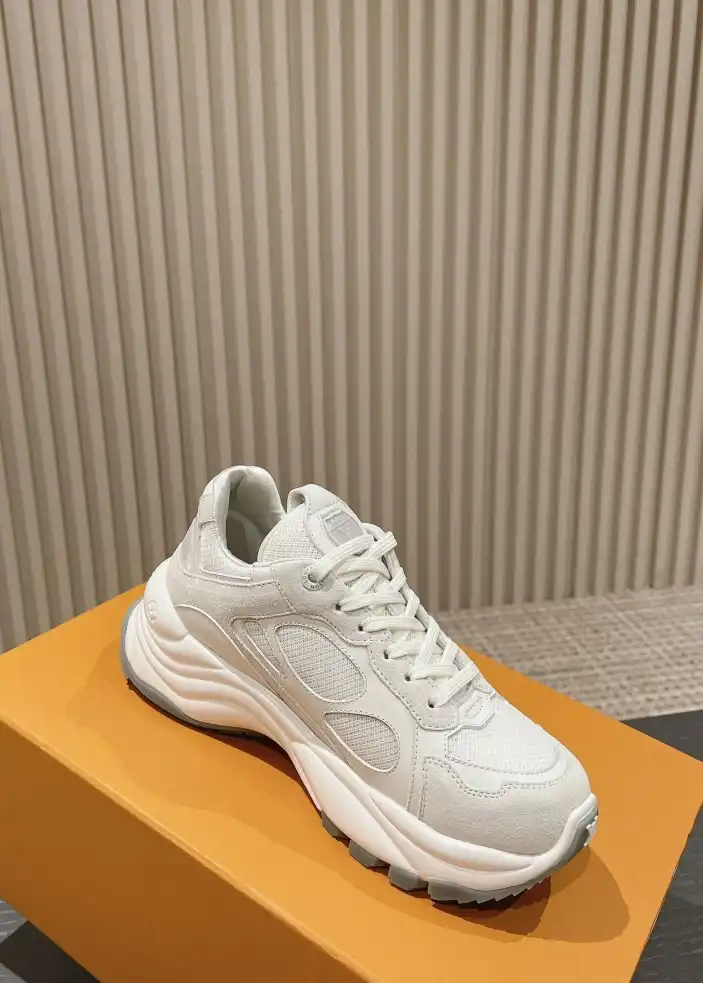 hype Louis Vuitton Sneakers