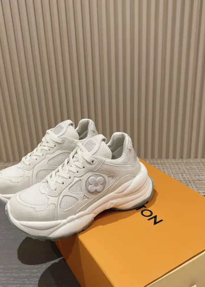 hype Louis Vuitton Sneakers