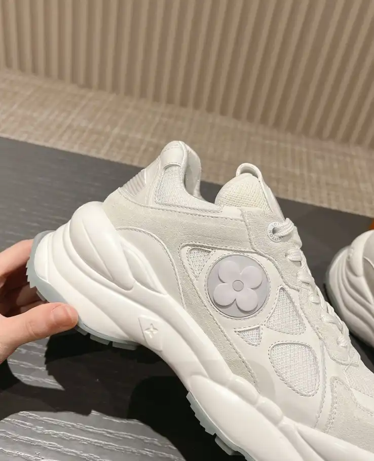 hype Louis Vuitton Sneakers