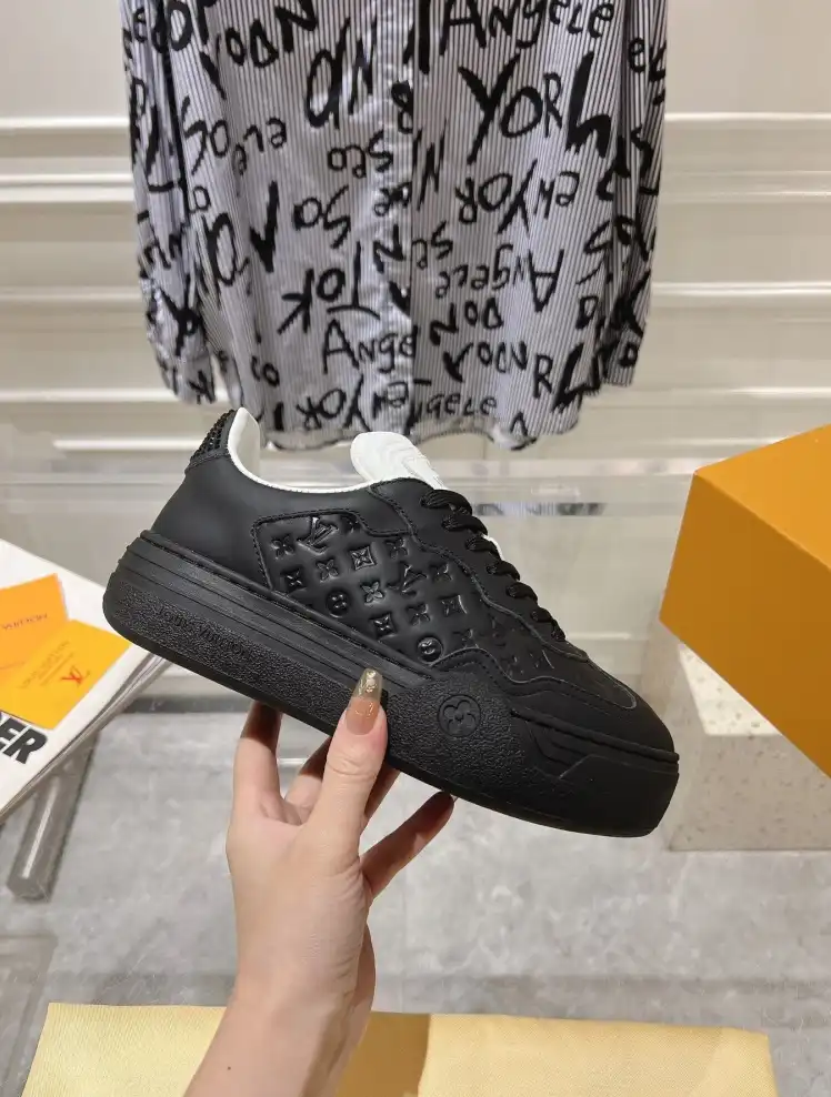 hype Louis Vuitton Sneakers